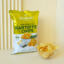 Lade das Bild in den Galerie-Viewer, BIO Kartoffelchips Sour Cream Style (vegan)
